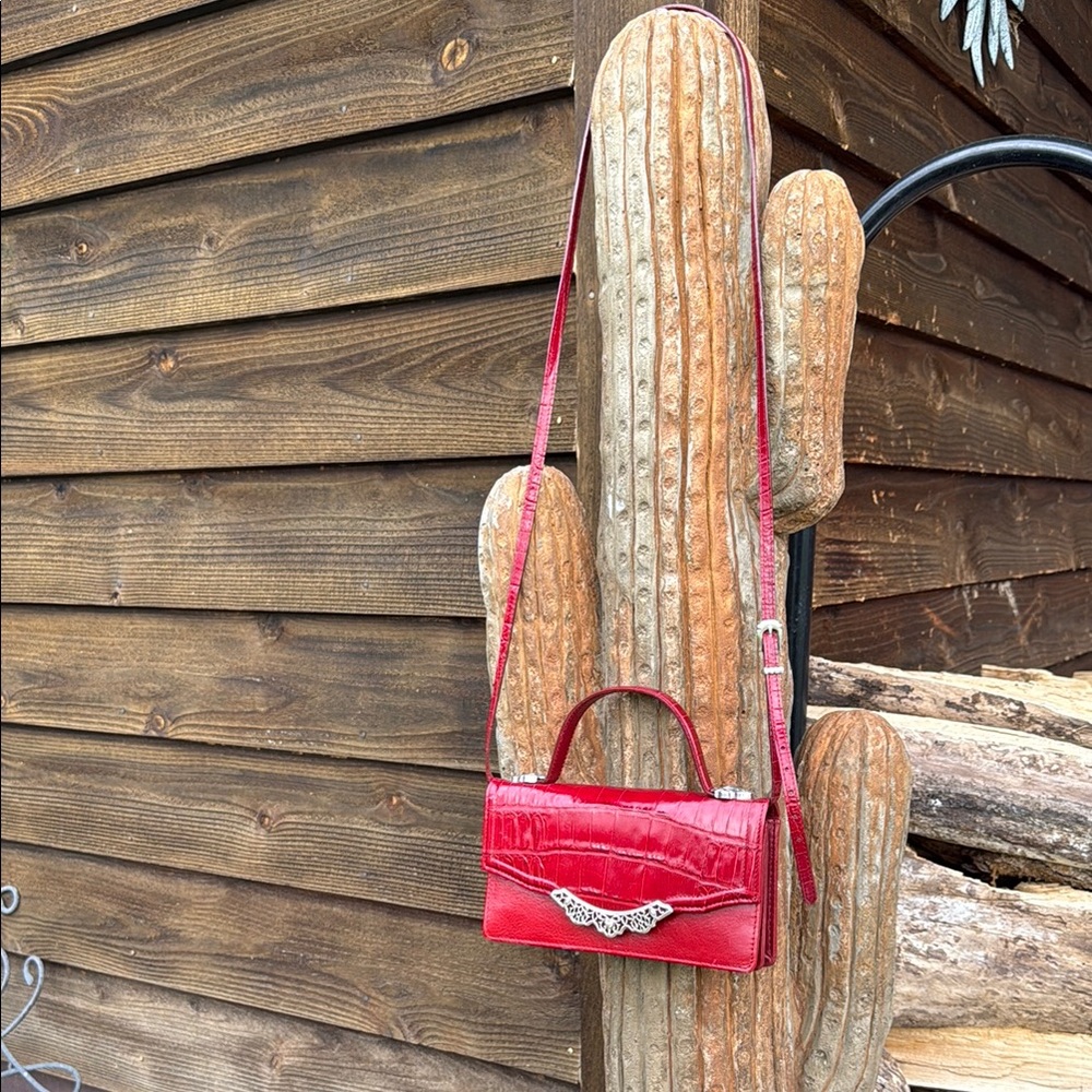 Elegant Red Crocodile-Embossed Women's Brighton Bag